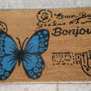https://le-papillon-isserpent.hotels-rhonealpes.com